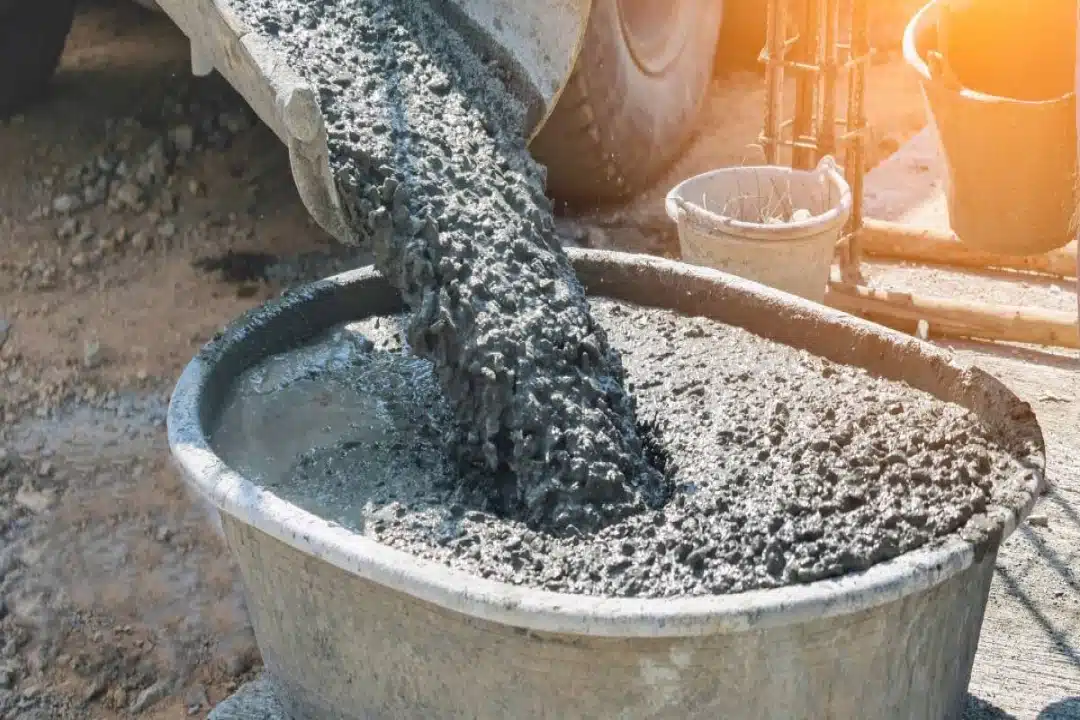 Bétonnière électrique vs thermique : calculez la rentabilité de votre matériel de chantier